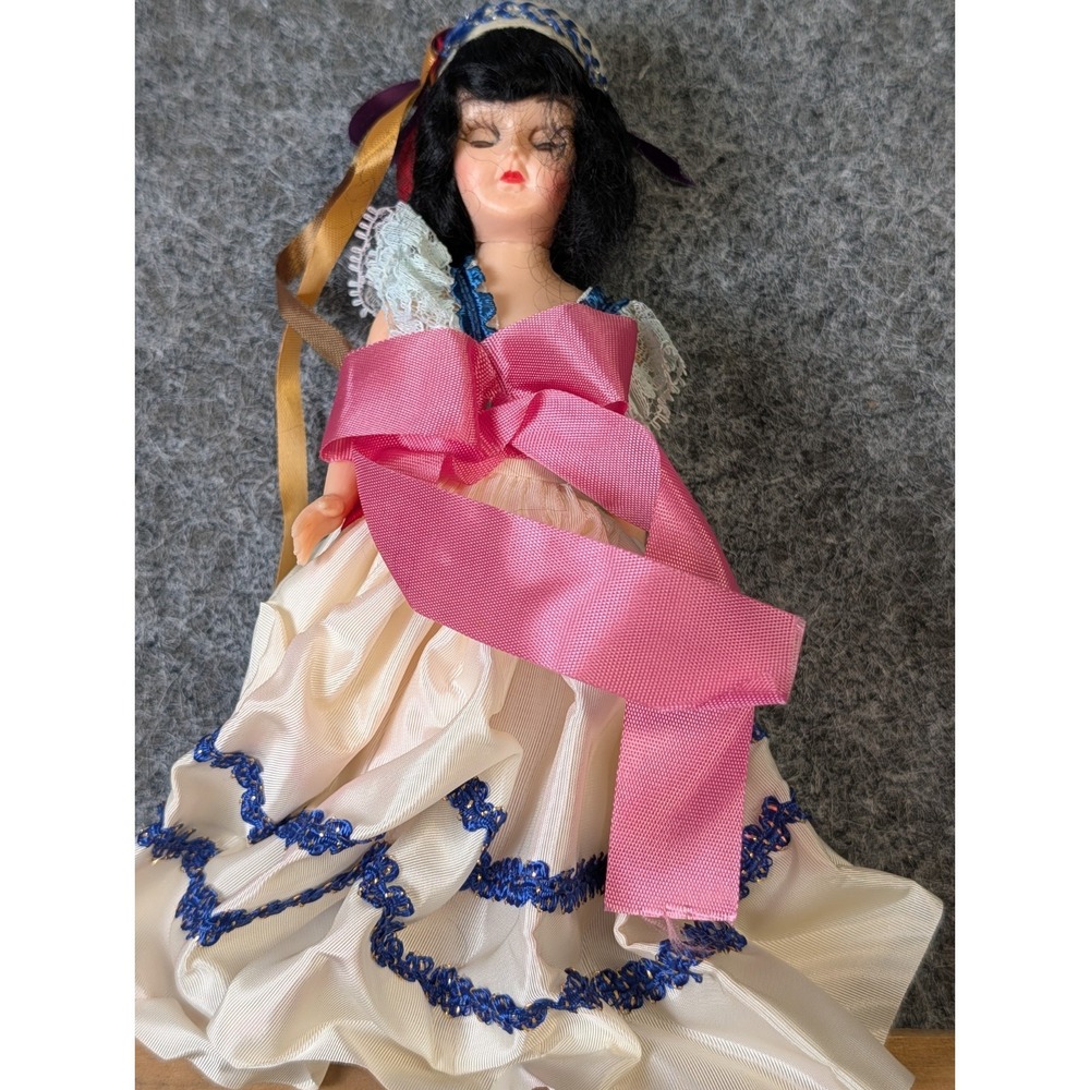 Arco Gas Station "Dolls of The World" Collection Greece 8 Inch tall